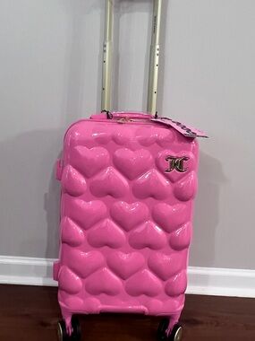 NWT JUICY COUTURE Pink lemonade HEARTS 21" XL SPINNER Carry-On SUITCASE Luggage